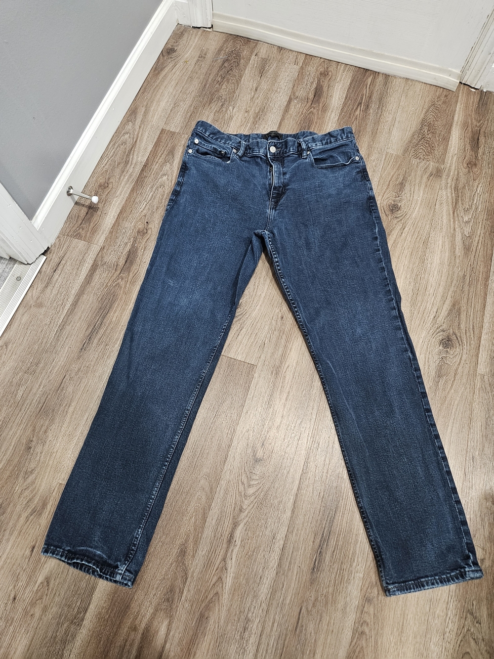 Banana Republic Dark Indigo Straight-Leg Men’s Jeans